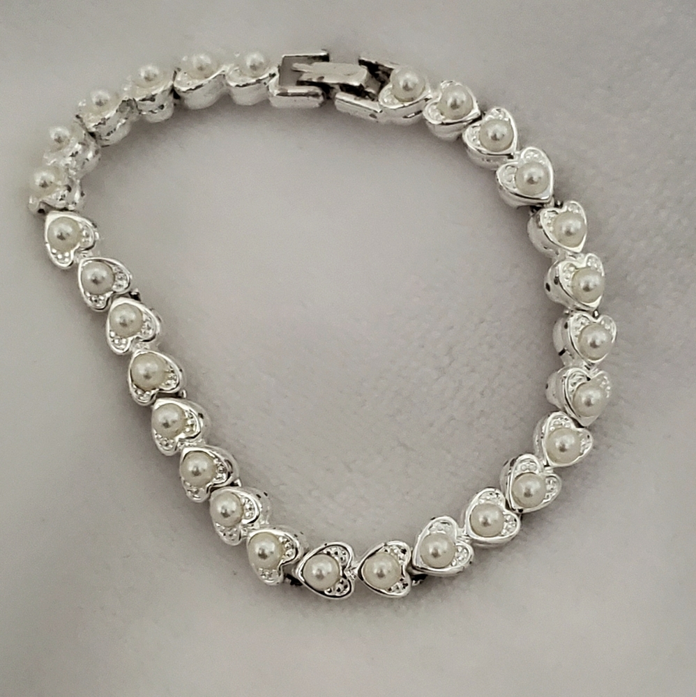 Stunning fashion Bracelet